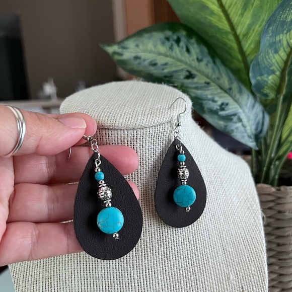 💙Handmade Earrings 💙 - Picture 3 of 11